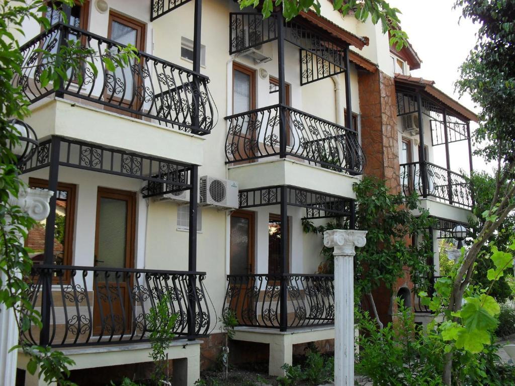Villa Ozalp Apartments Dalyan Bilik gambar